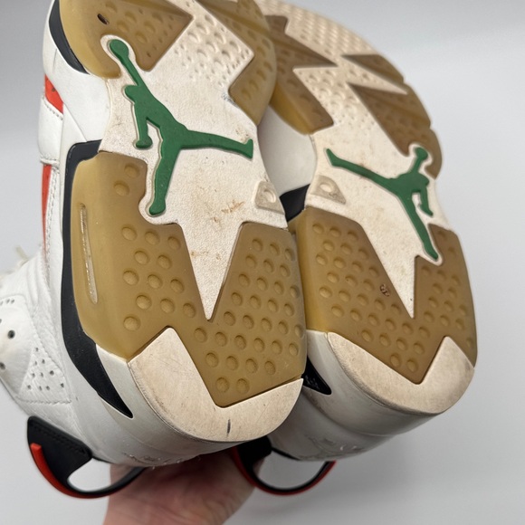 Air Jordan Sneakers - Men\'s 9.5